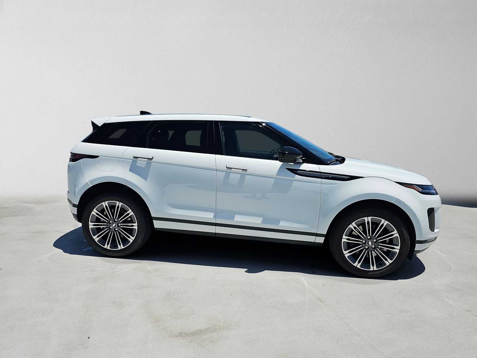 2025 Land Rover Range Rover Evoque Core S