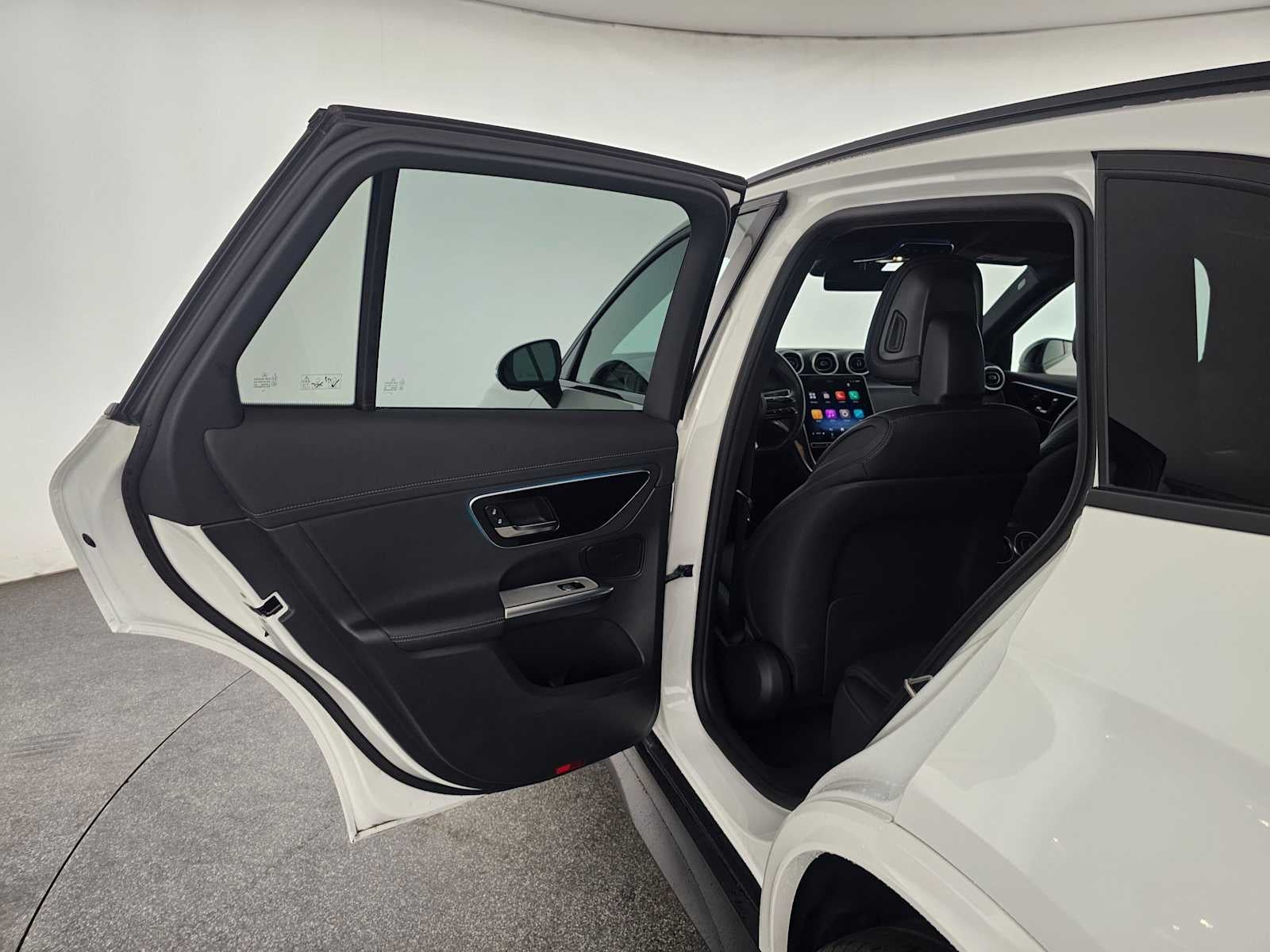 2025 Mercedes-Benz GLC 300 SUV