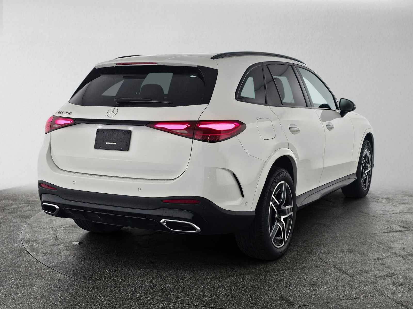2025 Mercedes-Benz GLC 300 SUV