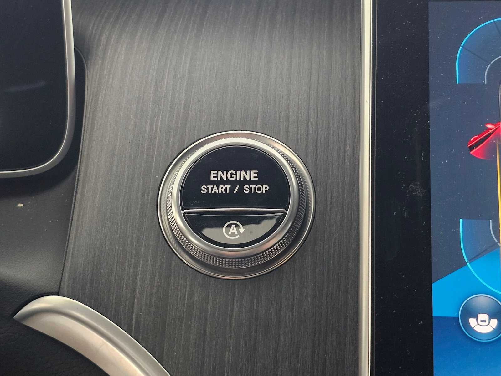 2025 Mercedes-Benz GLC 300 SUV