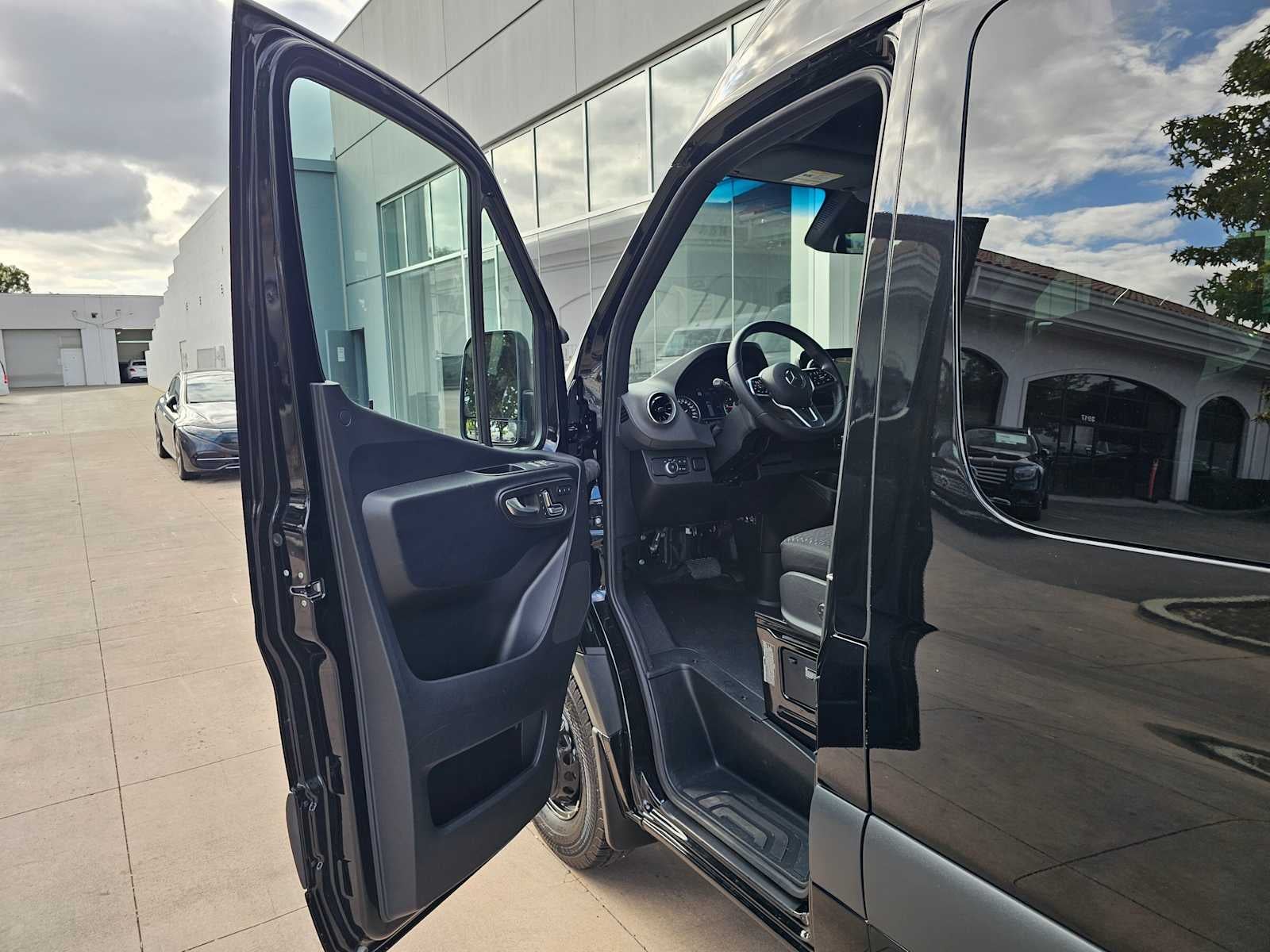 2024 Mercedes-Benz Sprinter 4500 High Roof I4 Diesel HO 170" Extended RWD