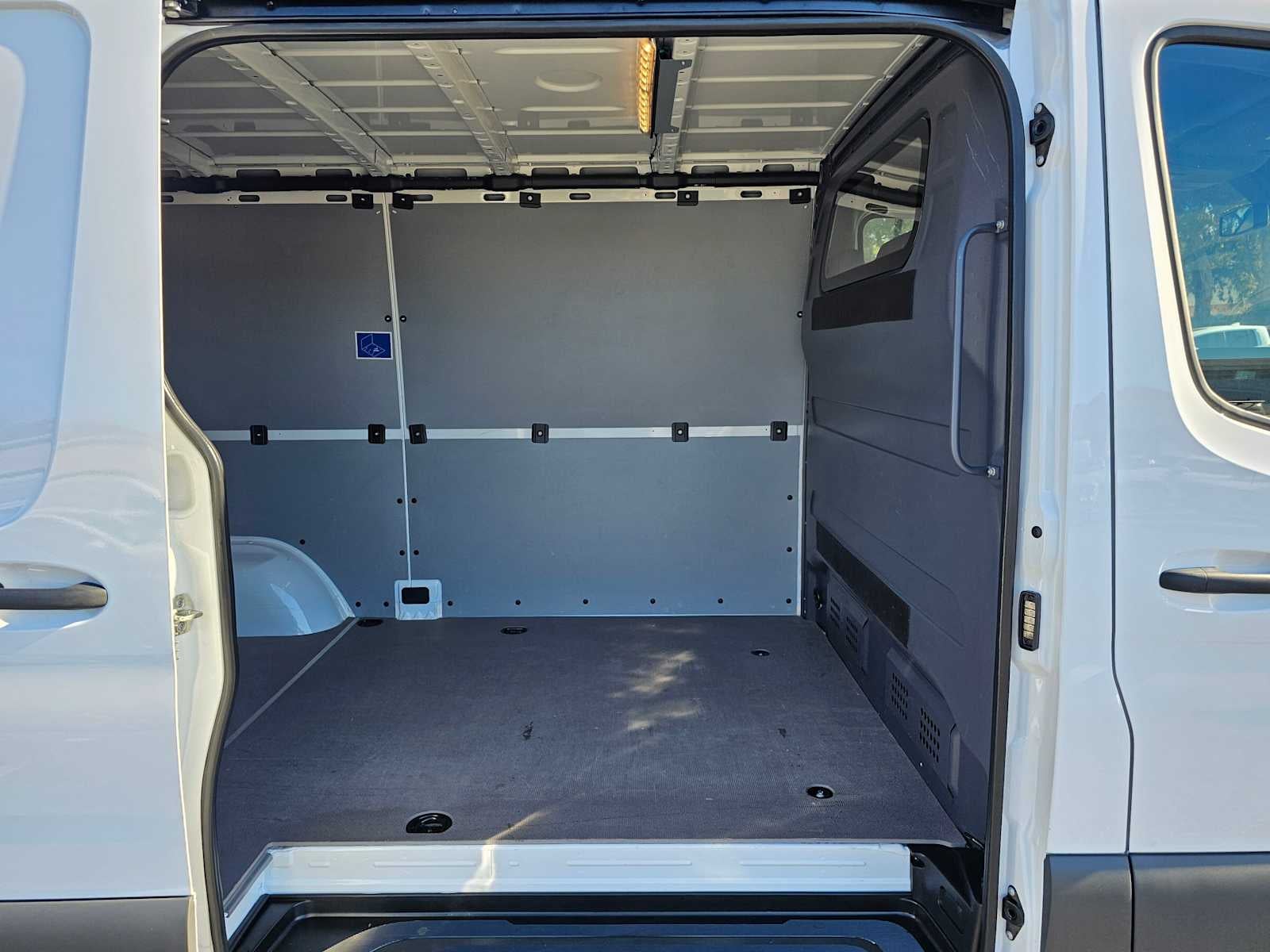 2025 Mercedes-Benz Sprinter 2500 Standard Roof I4 Diesel 144" RWD