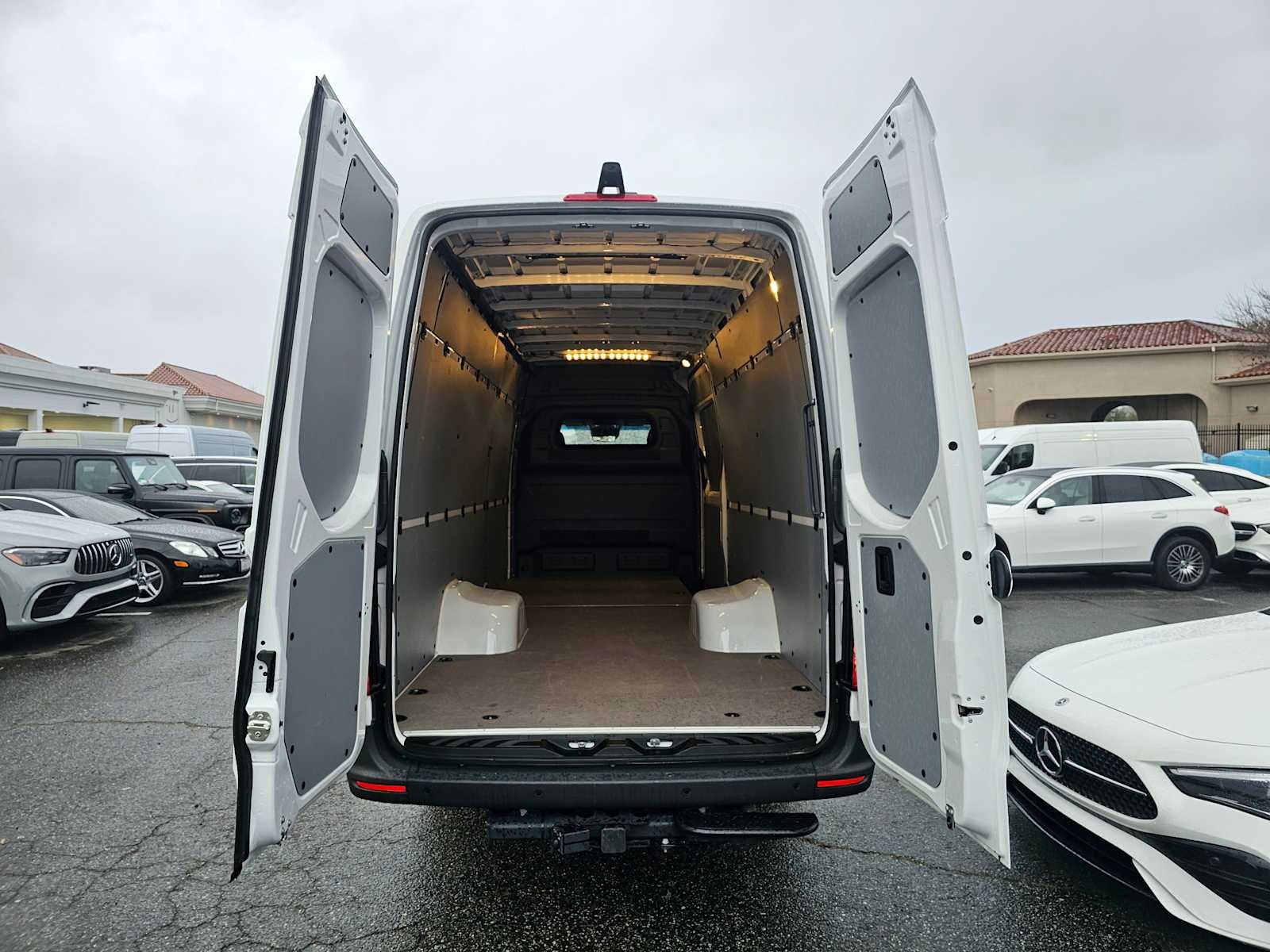 2025 Mercedes-Benz Sprinter 3500 High Roof I4 Diesel HO 170" Extended RWD