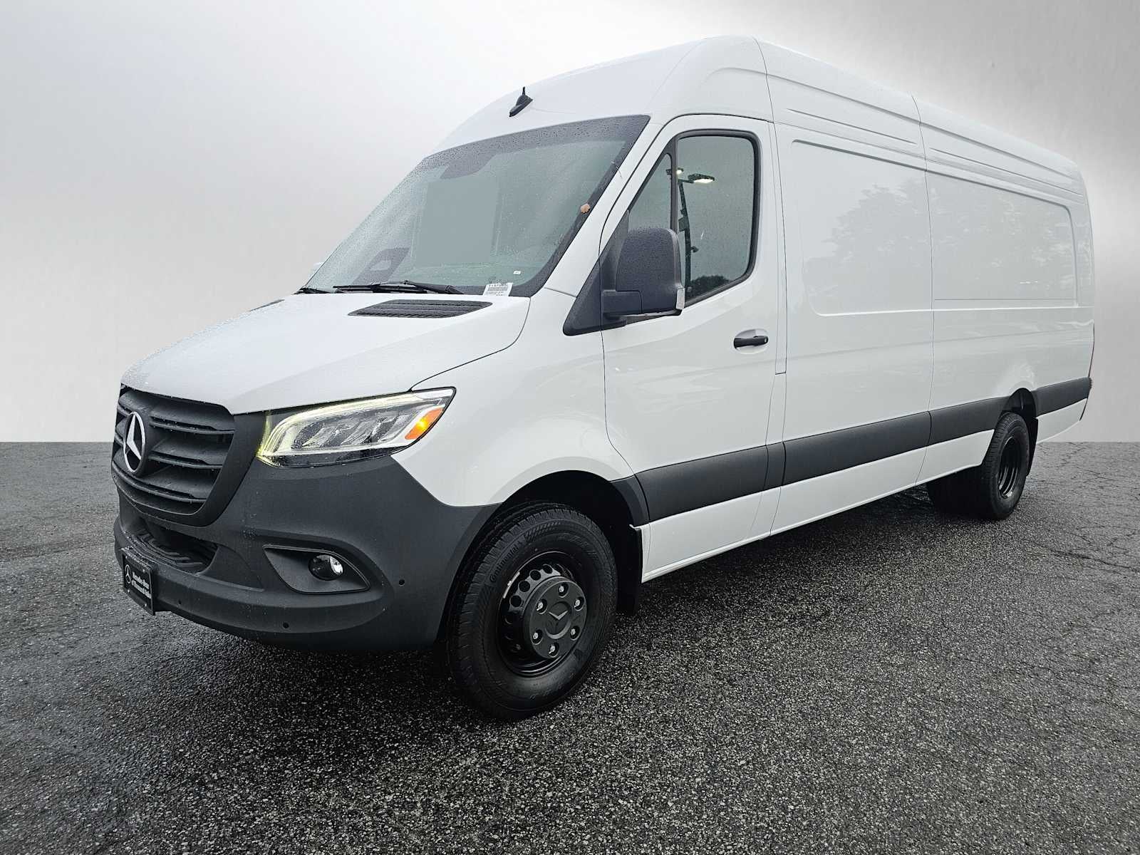2025 Mercedes-Benz Sprinter 3500 High Roof I4 Diesel HO 170" Extended RWD