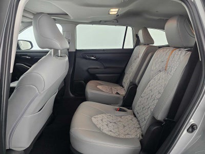 2022 Toyota Highlander Hybrid Bronze Edition