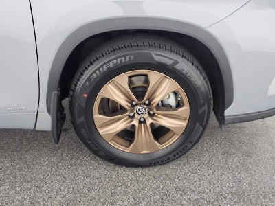 2022 Toyota Highlander Hybrid Bronze Edition