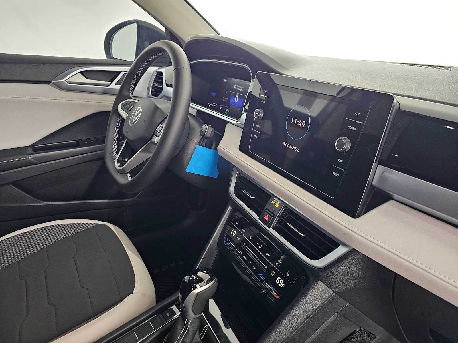 2026 Volkswagen Taos SE