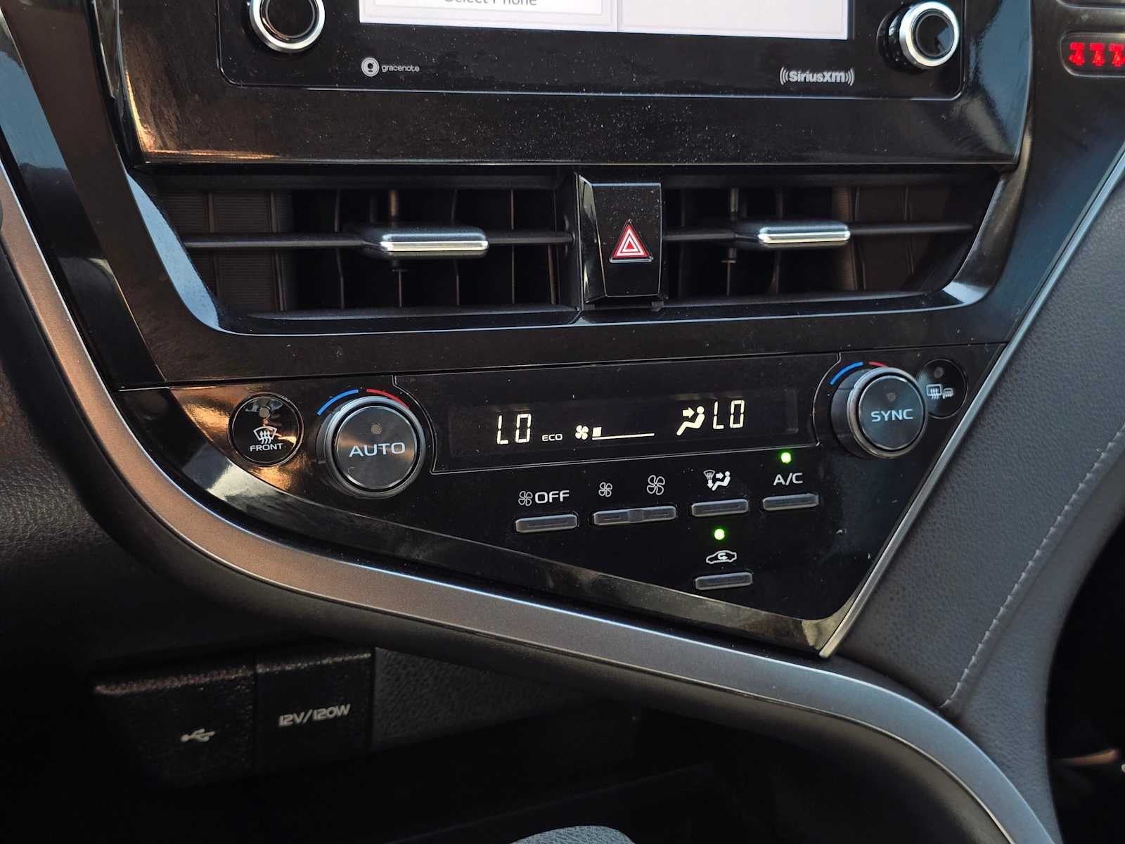 2024 Toyota Camry Hybrid LE