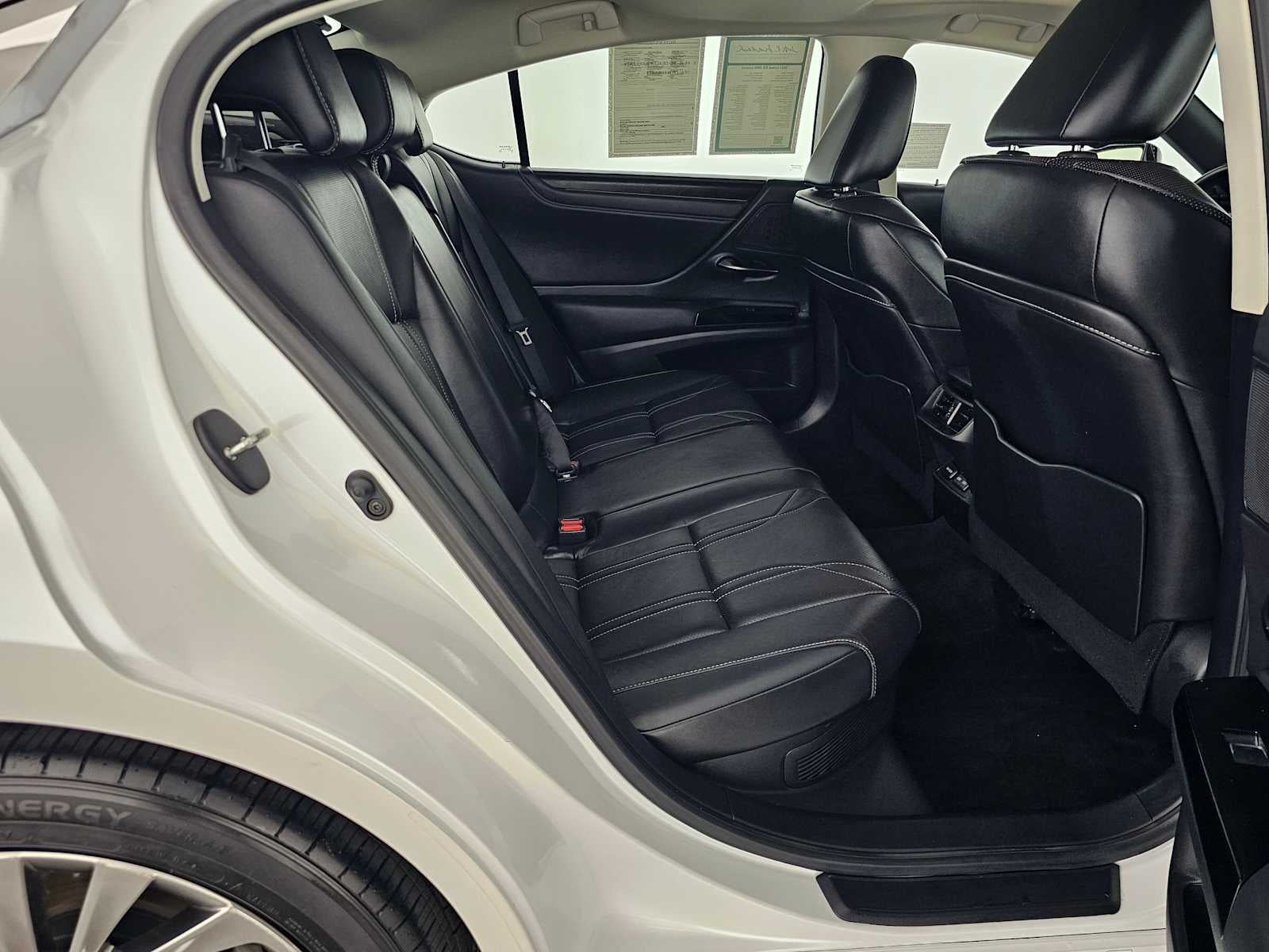 2023 Lexus ES 300h Luxury