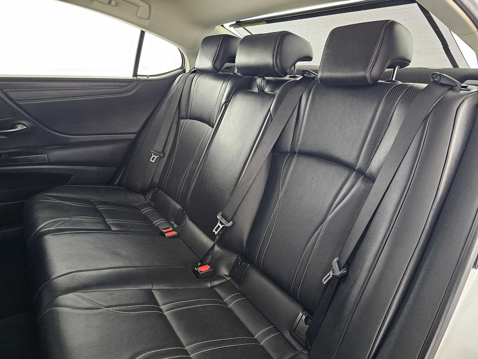 2023 Lexus ES 300h Luxury
