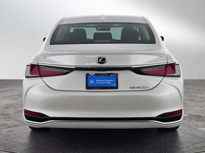 2023 Lexus ES 300h Luxury