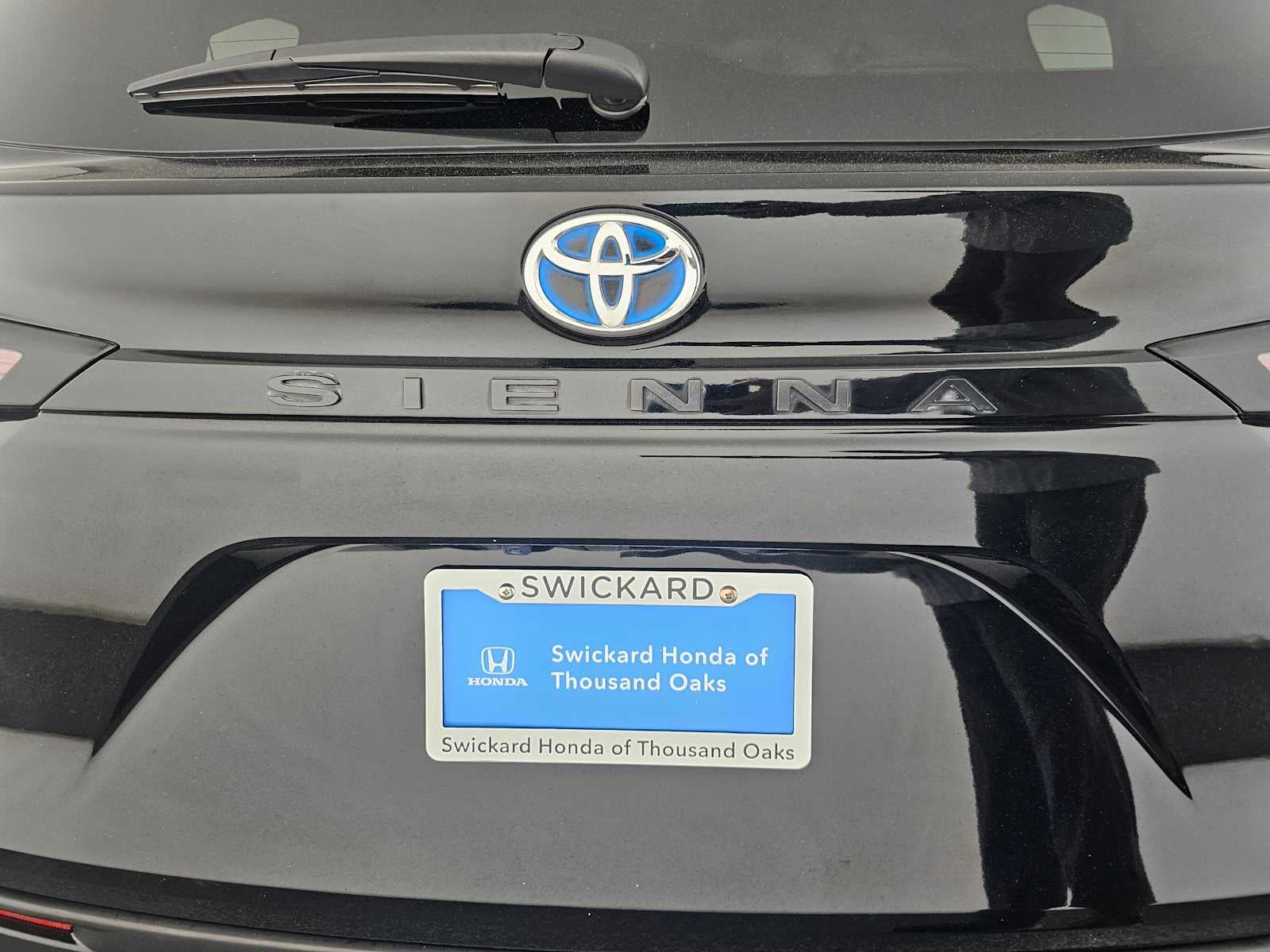 2024 Toyota Sienna LE