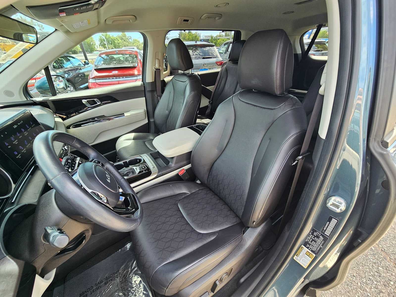 2024 Kia Carnival EX