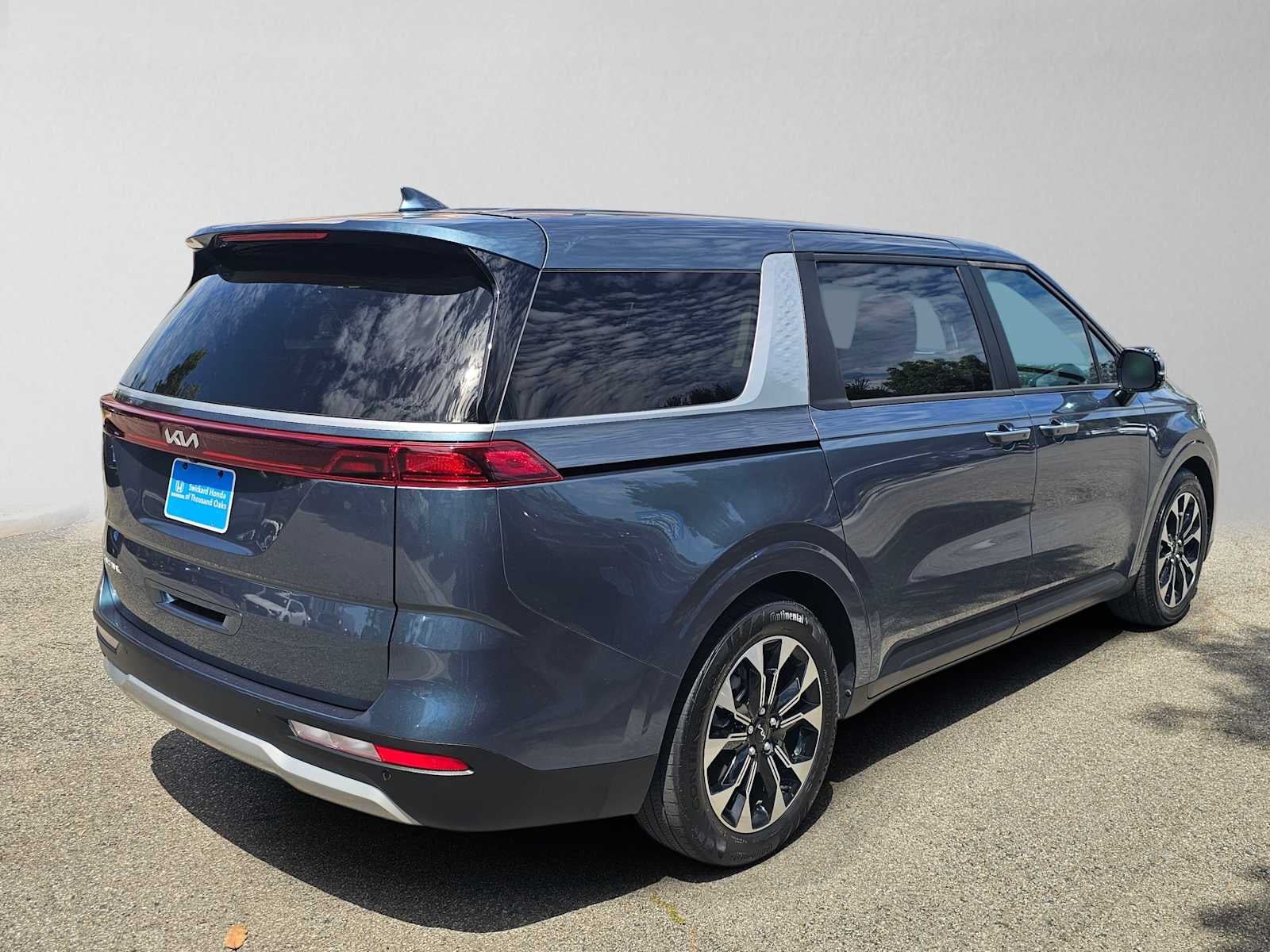 2024 Kia Carnival EX
