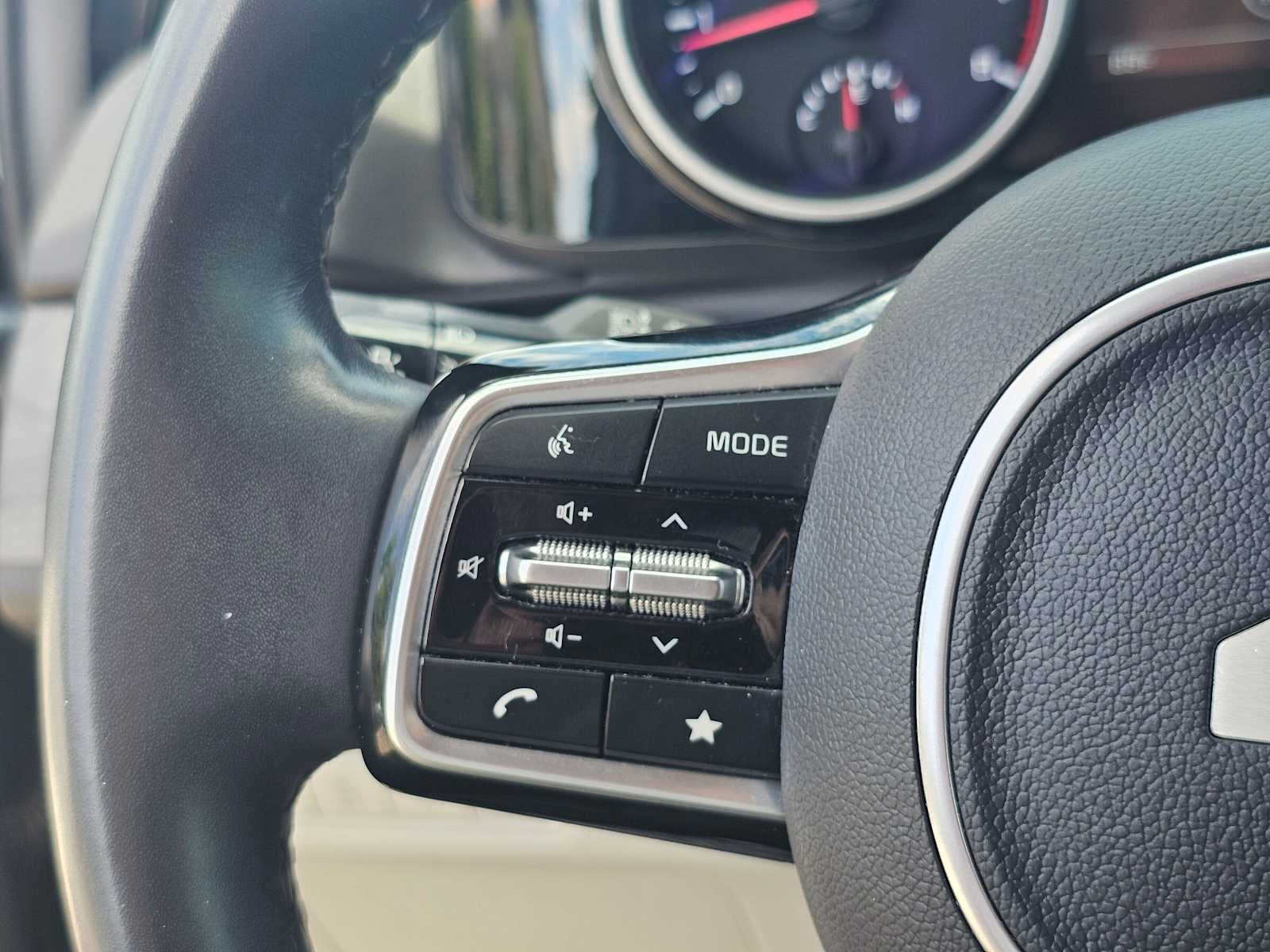 2024 Kia Carnival EX