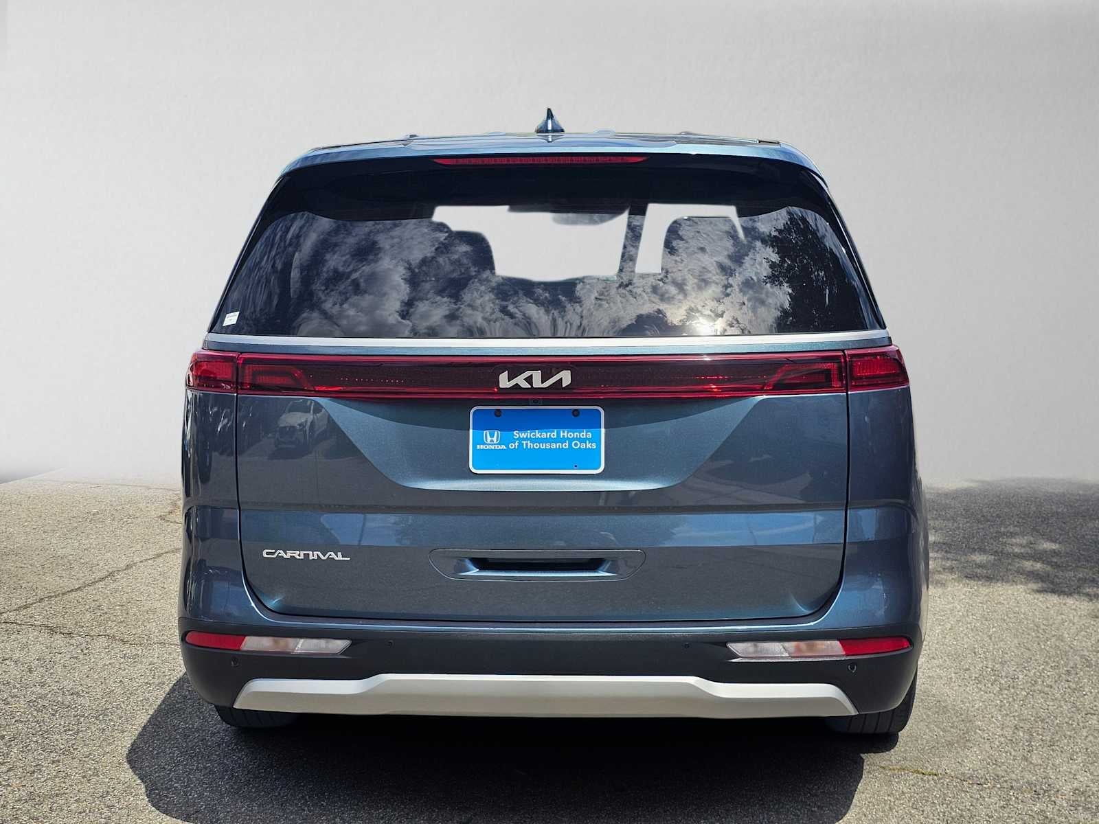 2024 Kia Carnival EX