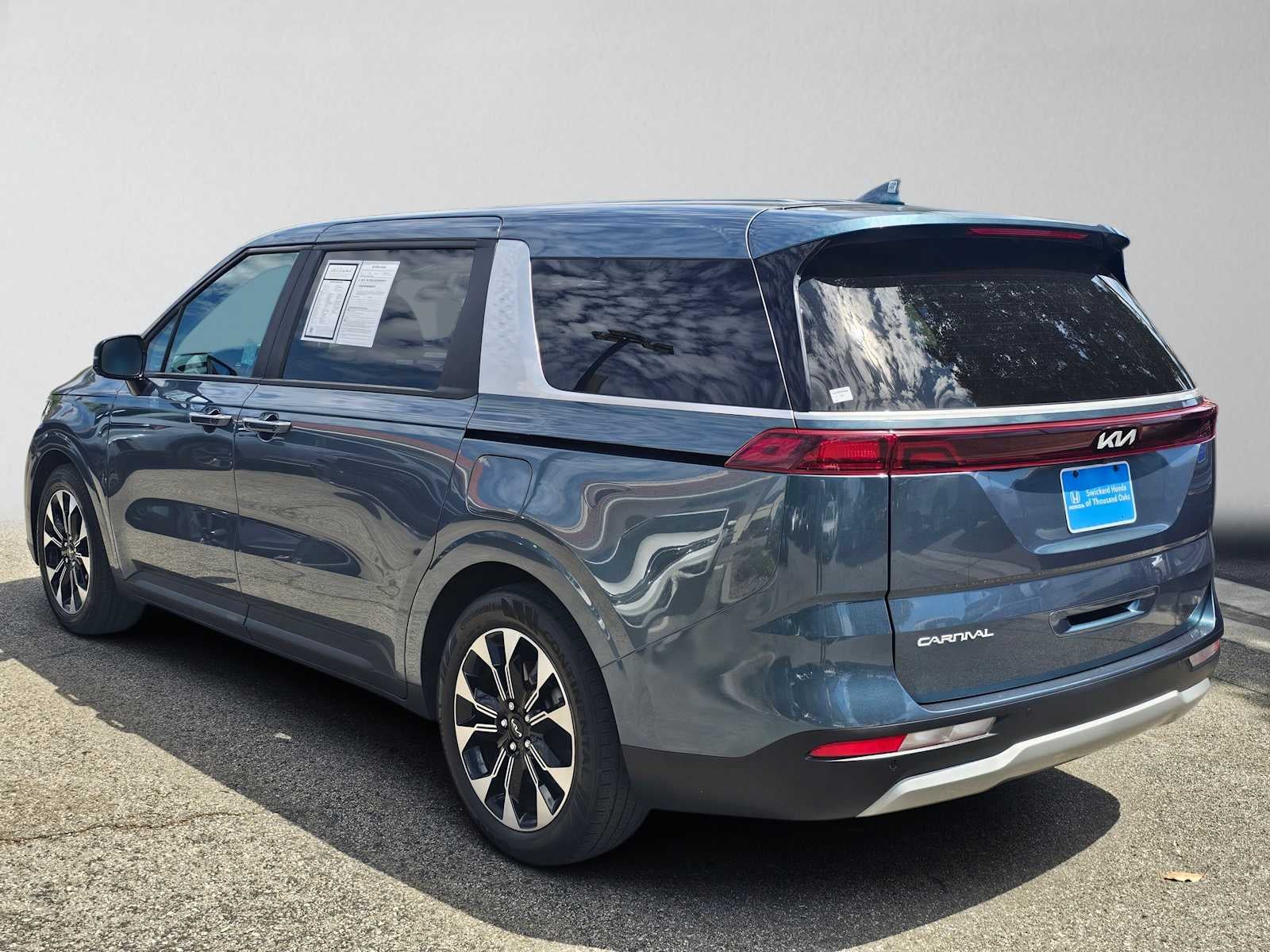 2024 Kia Carnival EX
