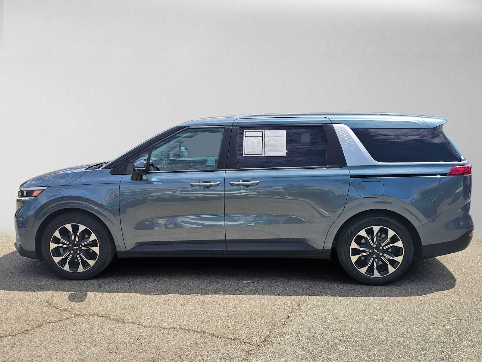 2024 Kia Carnival EX