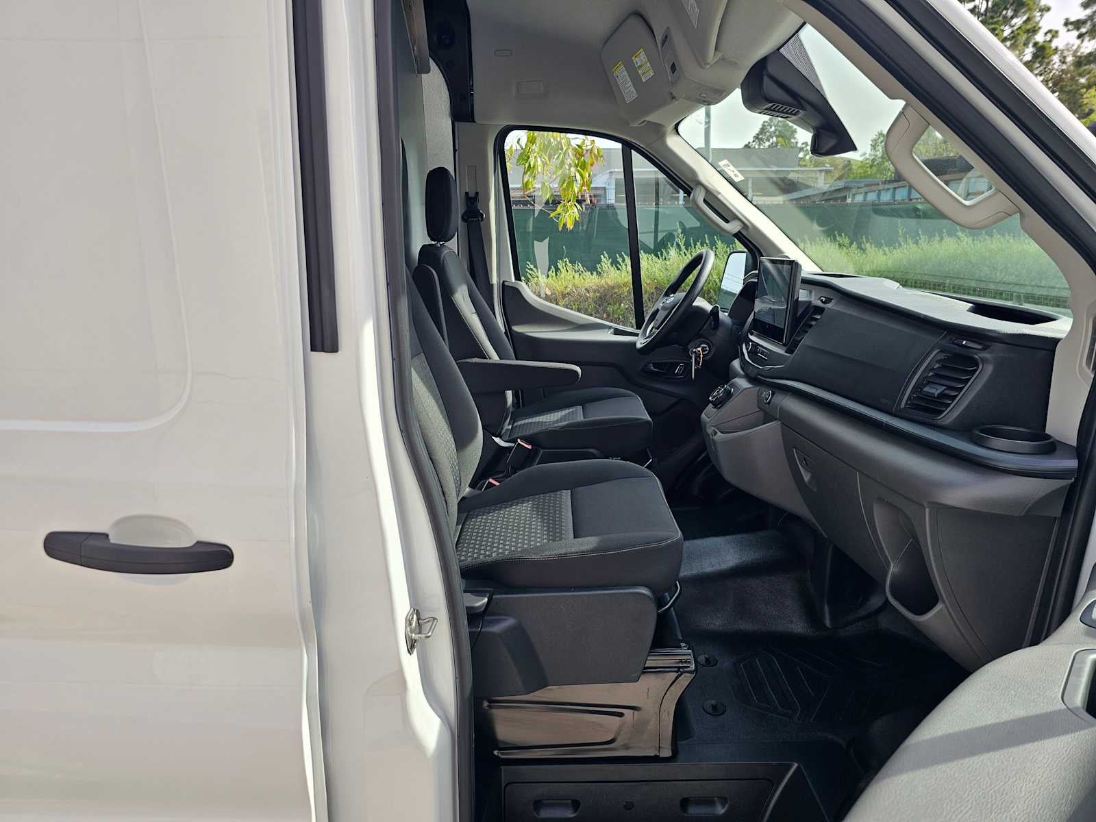 2023 Ford E-Transit Cargo Van T-350 130" Med Rf 9500 GVWR RWD