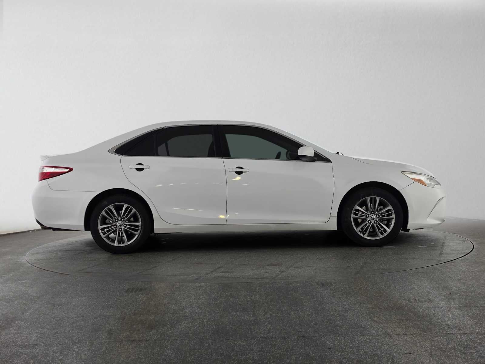 Used 2017 Toyota Camry SE with VIN 4T1BF1FK4HU790425 for sale in Thousand Oaks, CA