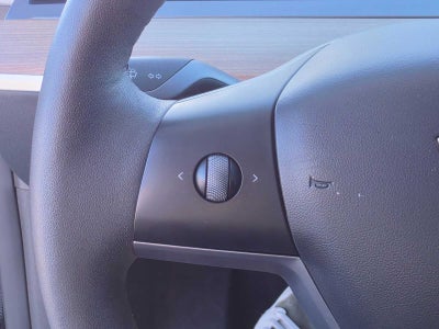 2024 Tesla Model Y Performance