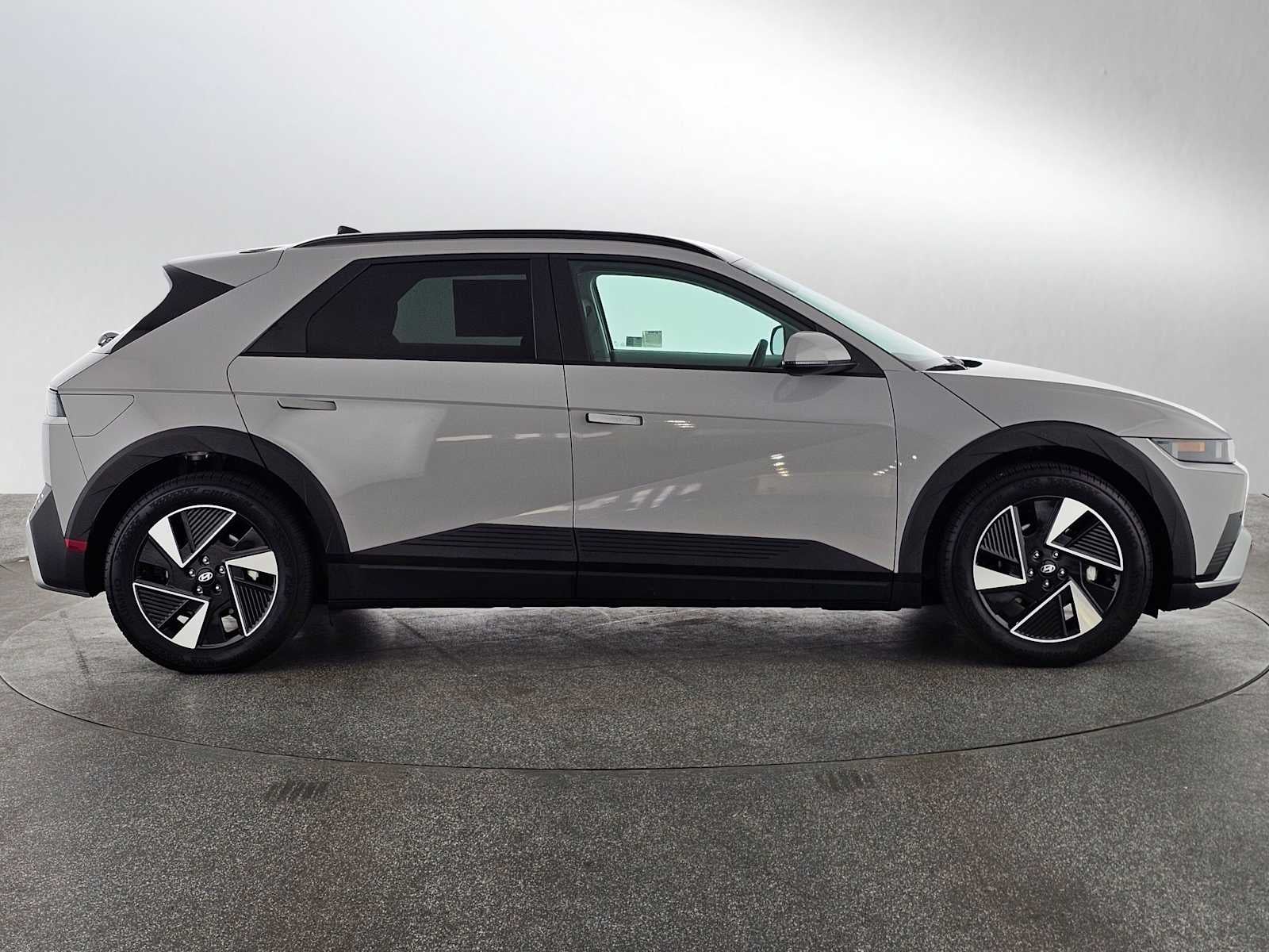 Used 2025 Hyundai IONIQ 5 SEL with VIN 7YAKN4DA0SY032173 for sale in Thousand Oaks, CA