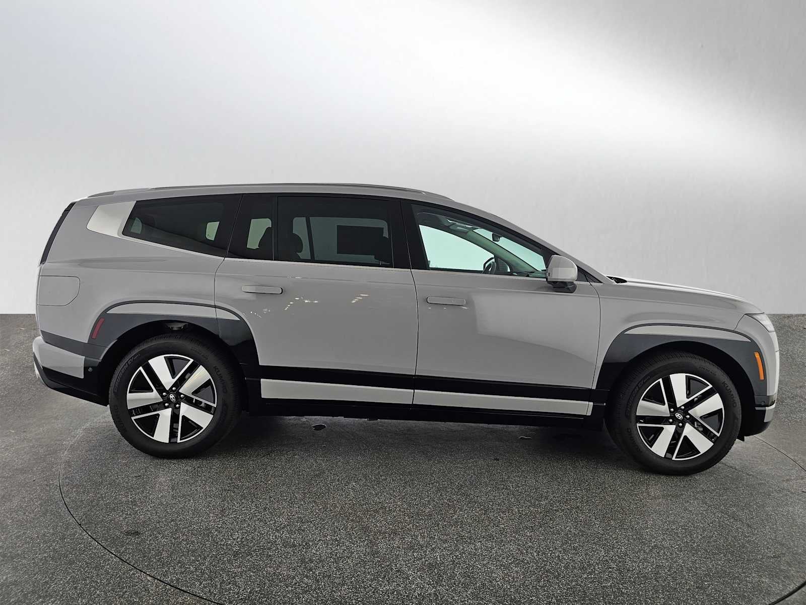 Used 2026 Hyundai IONIQ 9 SEL with VIN 7YAMUFS33TY006003 for sale in Thousand Oaks, CA