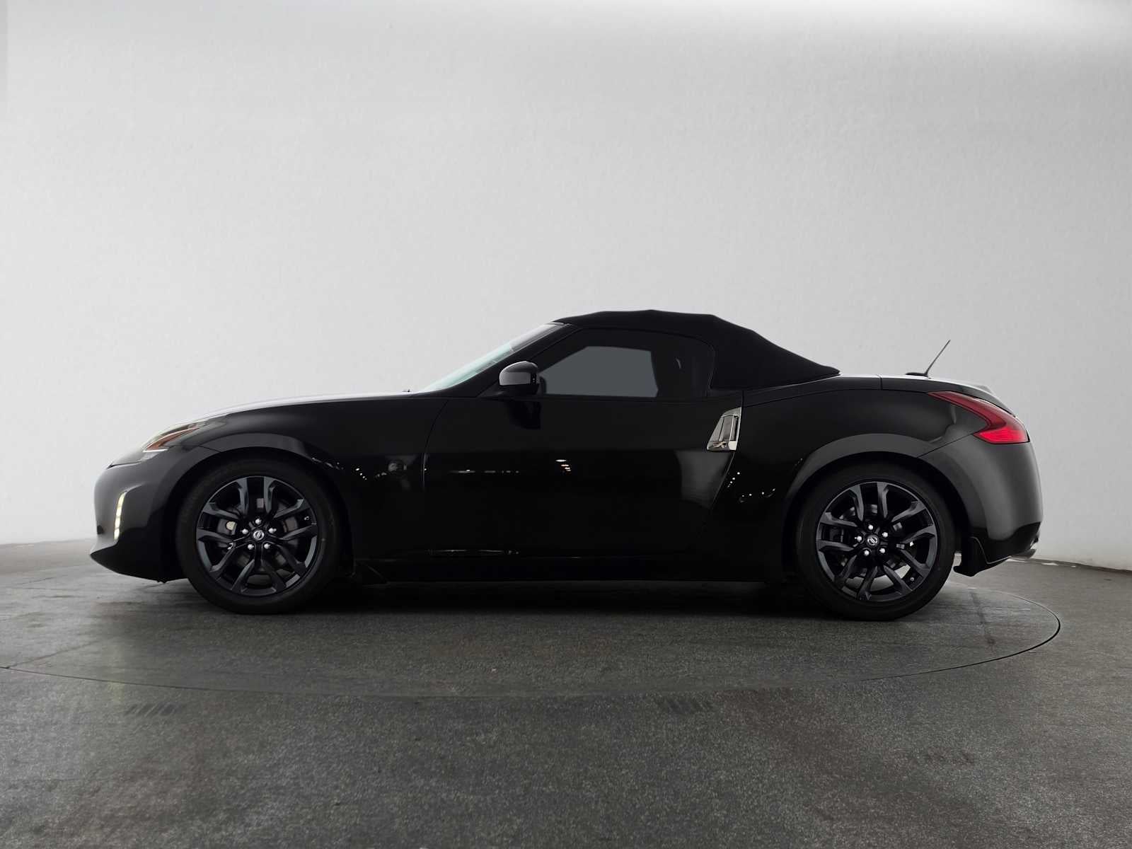2018 Nissan 370Z Roadster Touring