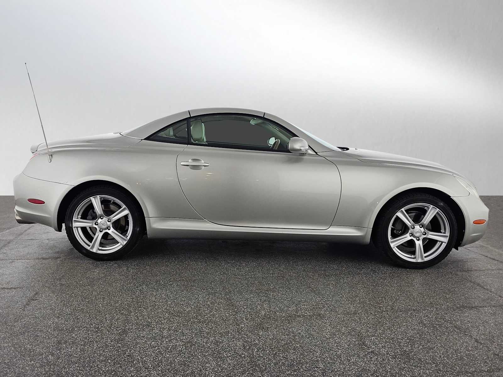 Used 2005 Lexus SC 430 with VIN JTHFN48YX50067627 for sale in Thousand Oaks, CA