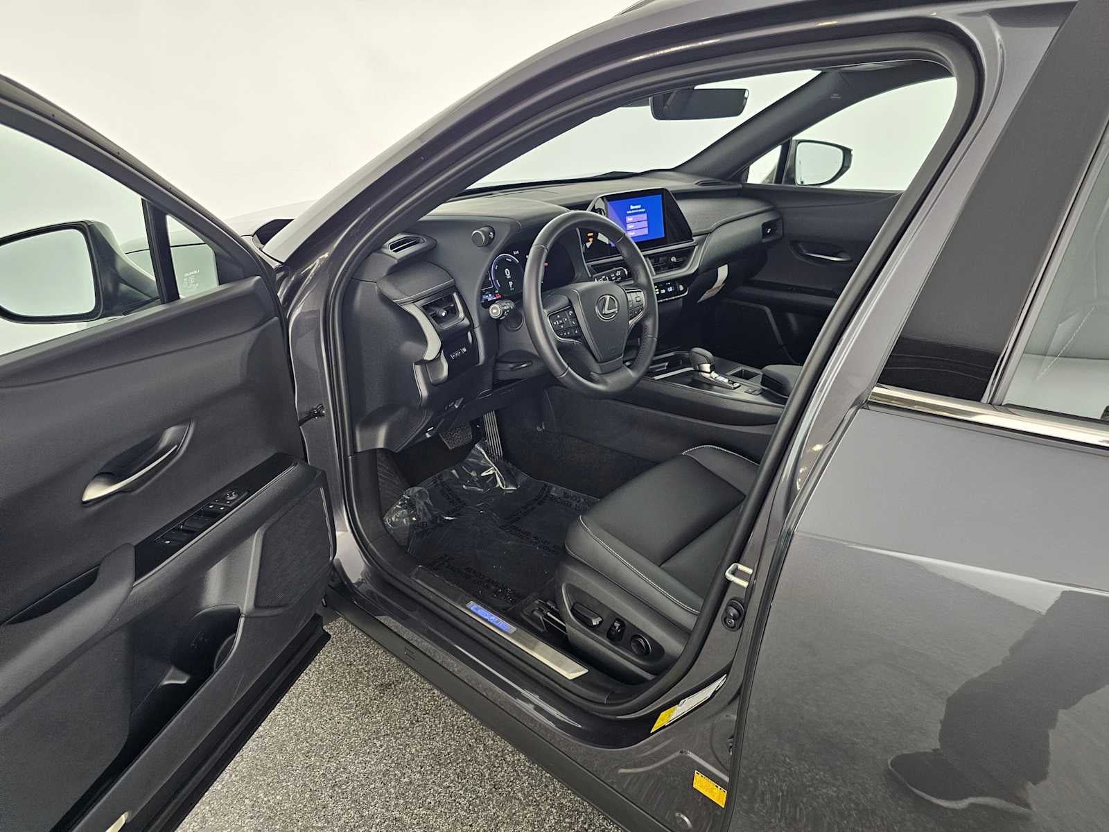 2025 Lexus UX 300h UX 300h