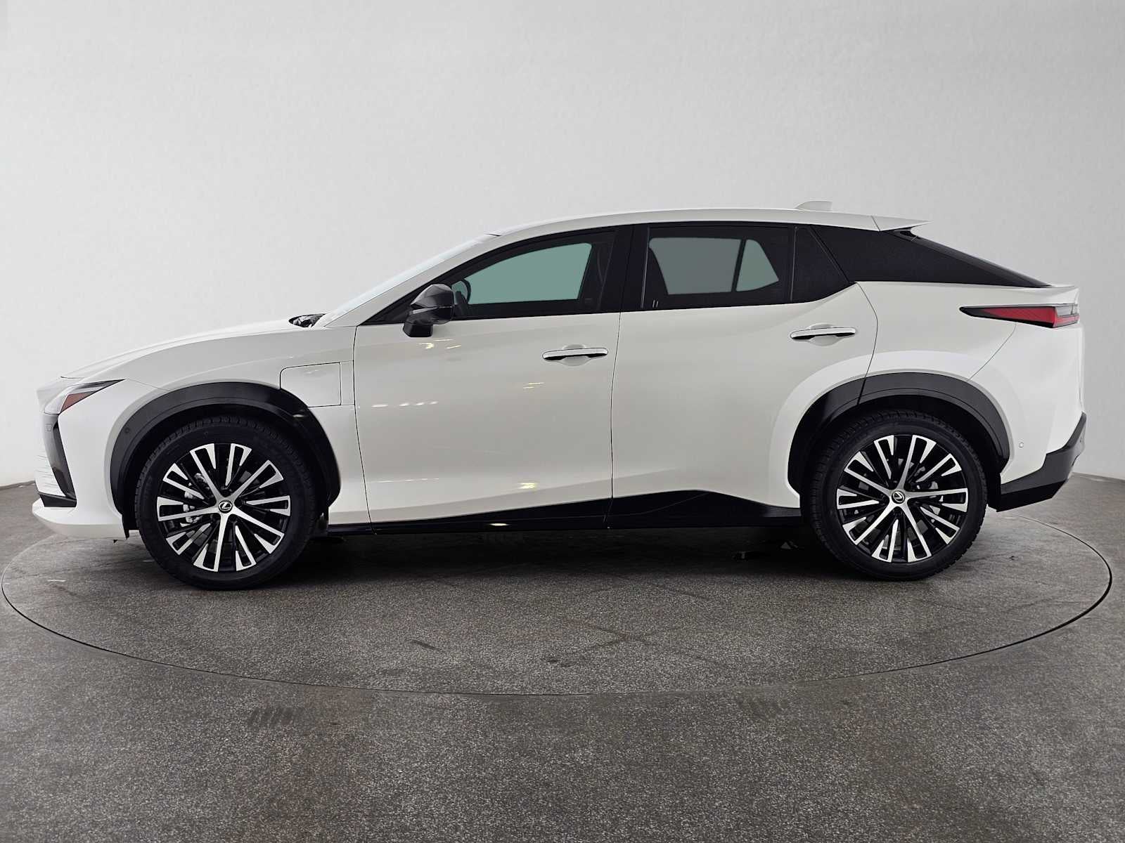 2023 Lexus RZ 450e Luxury