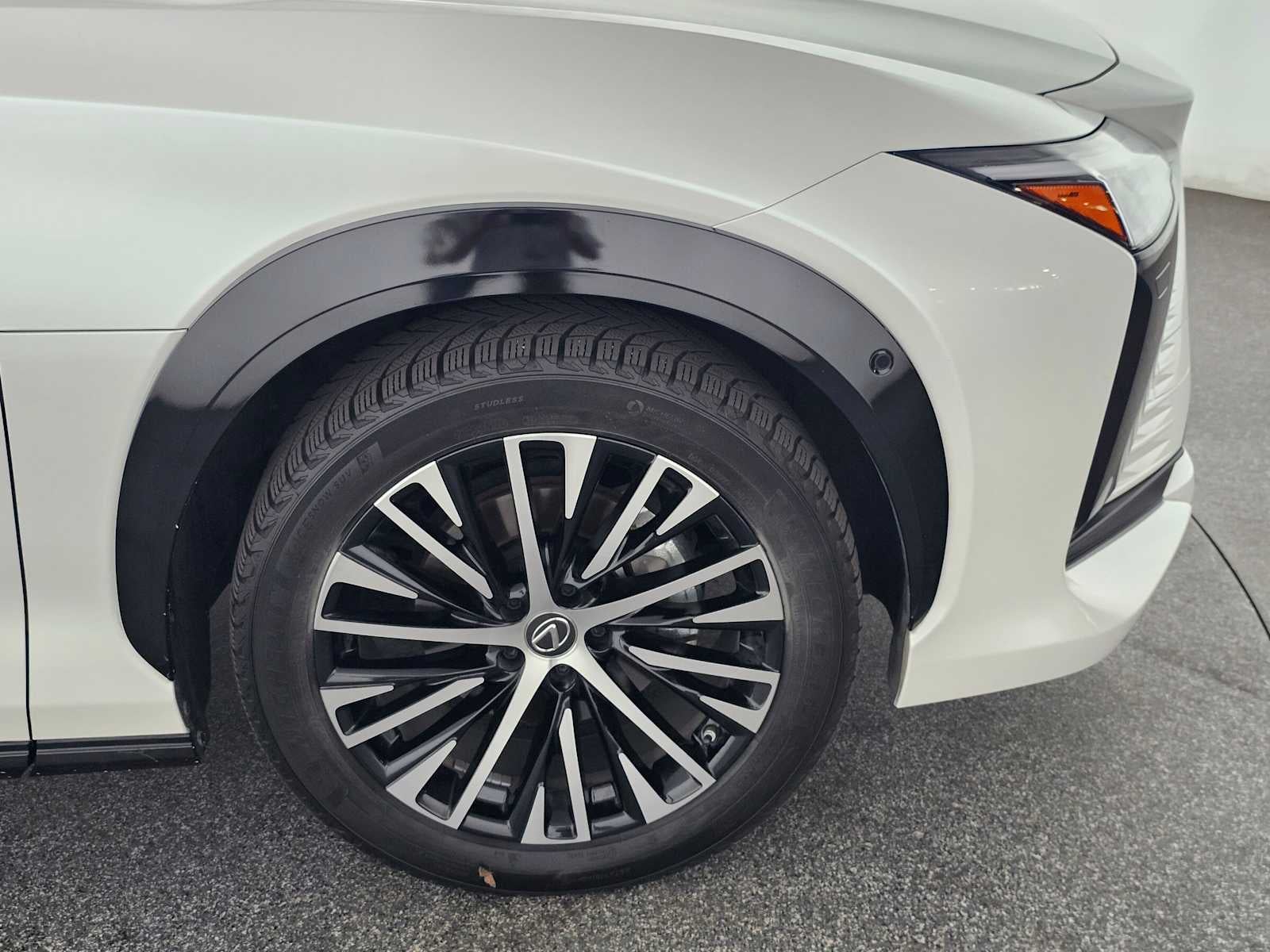 2023 Lexus RZ 450e Luxury