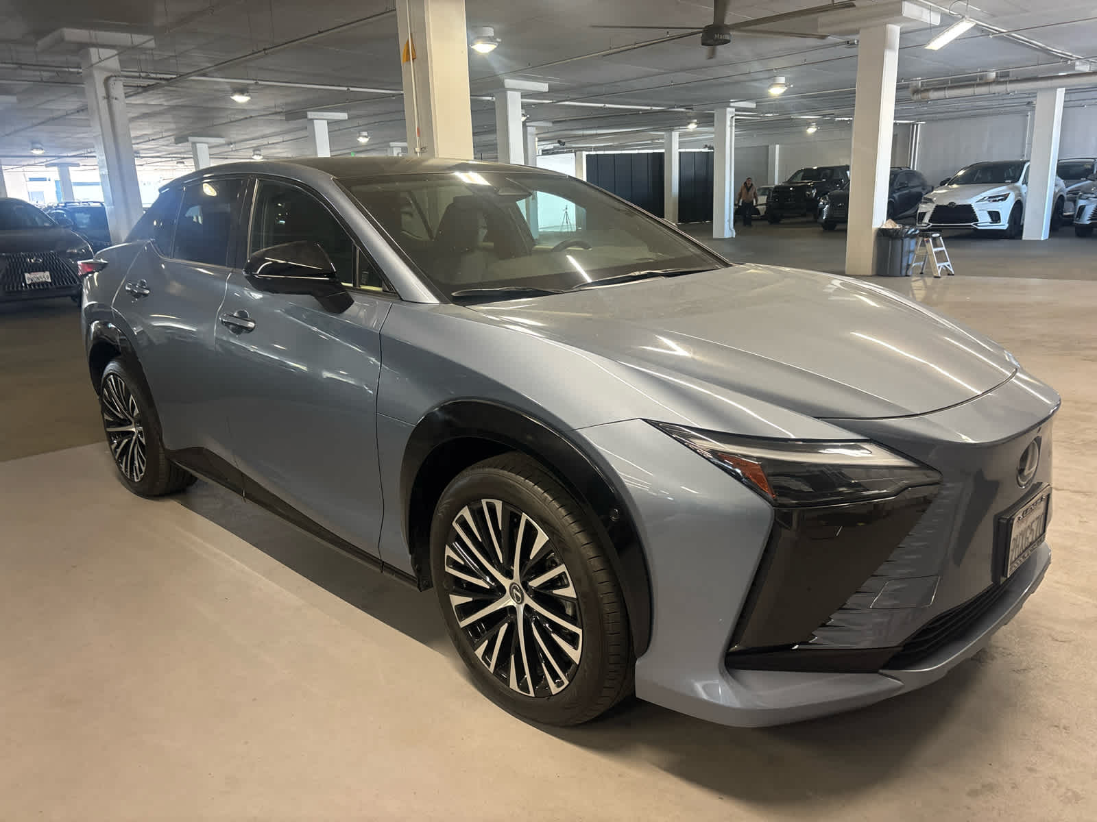 2023 Lexus RZ 450e Luxury