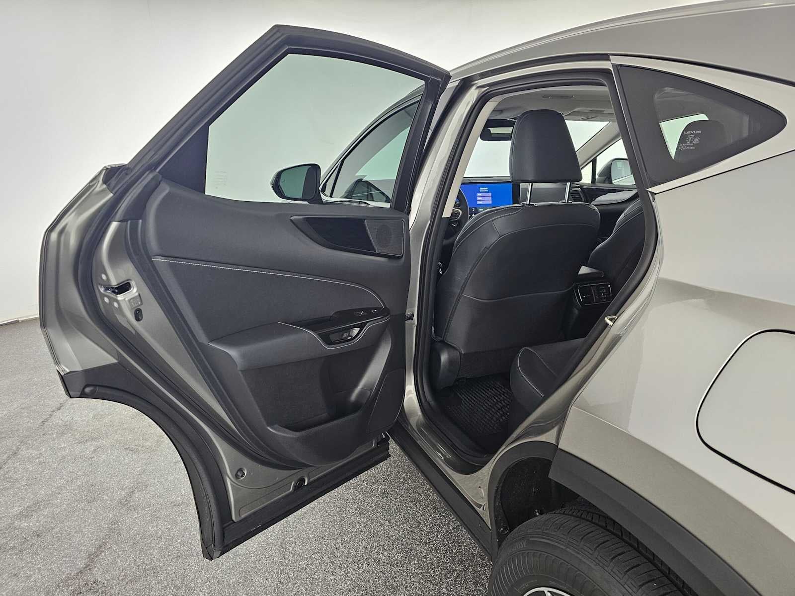2026 Lexus NX 450h+ Premium