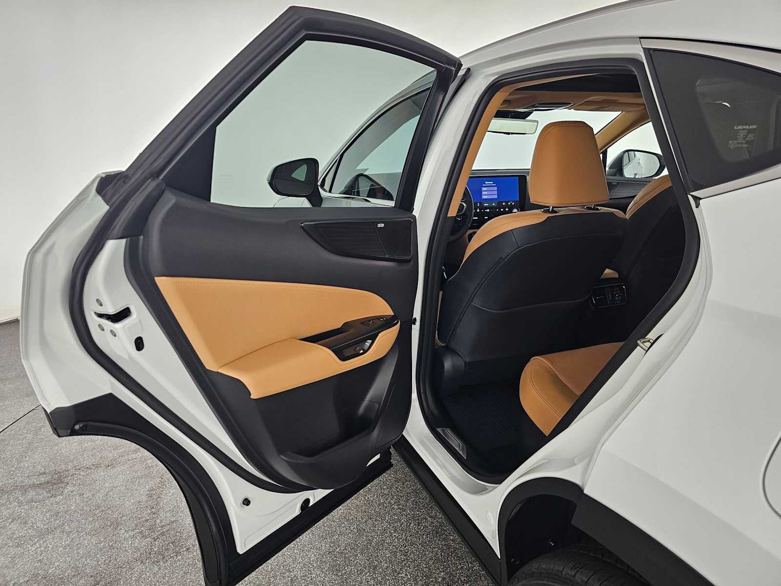 2026 Lexus NX 450h+ Luxury