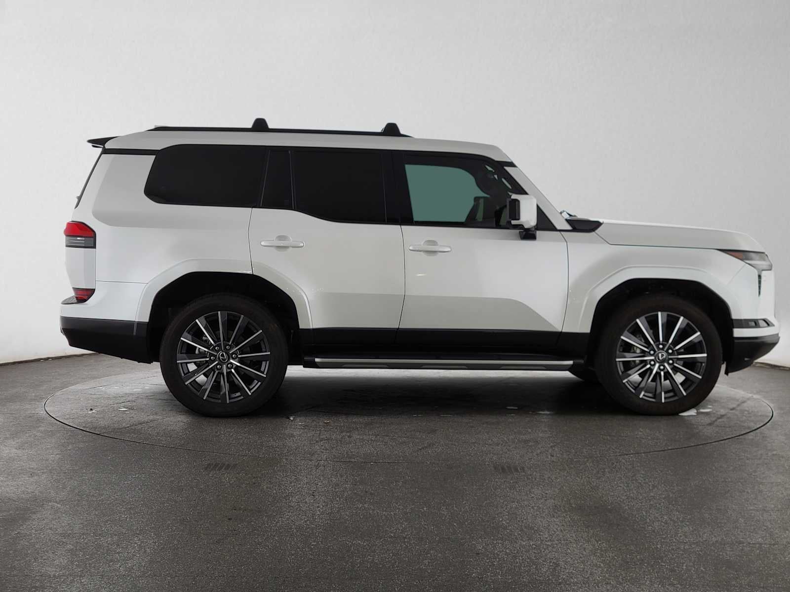 2024 Lexus GX Luxury - Photo 2