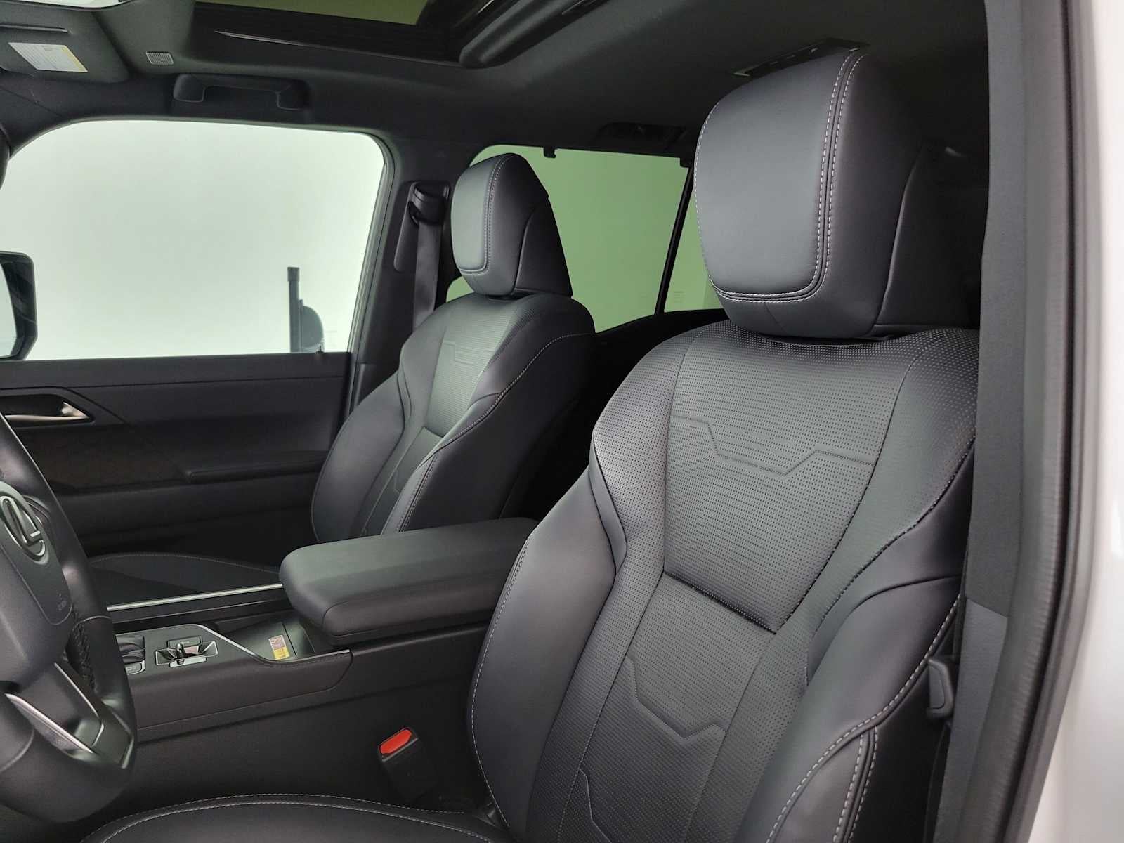 2024 Lexus GX Luxury - Photo 25
