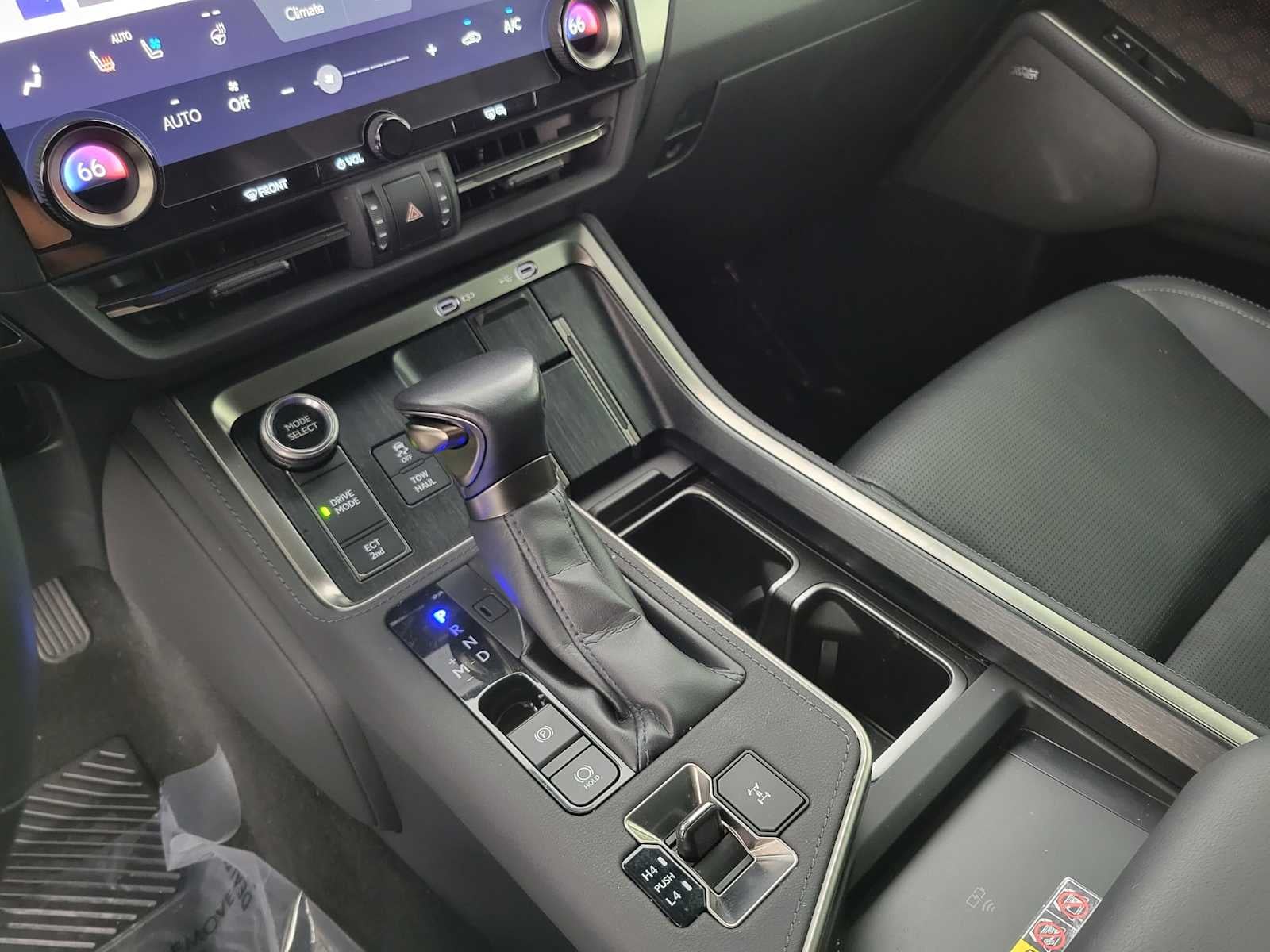 2024 Lexus GX Luxury - Photo 36