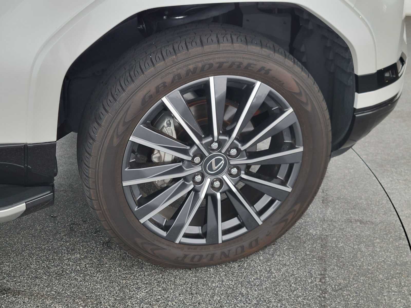 2024 Lexus GX Luxury - Photo 9