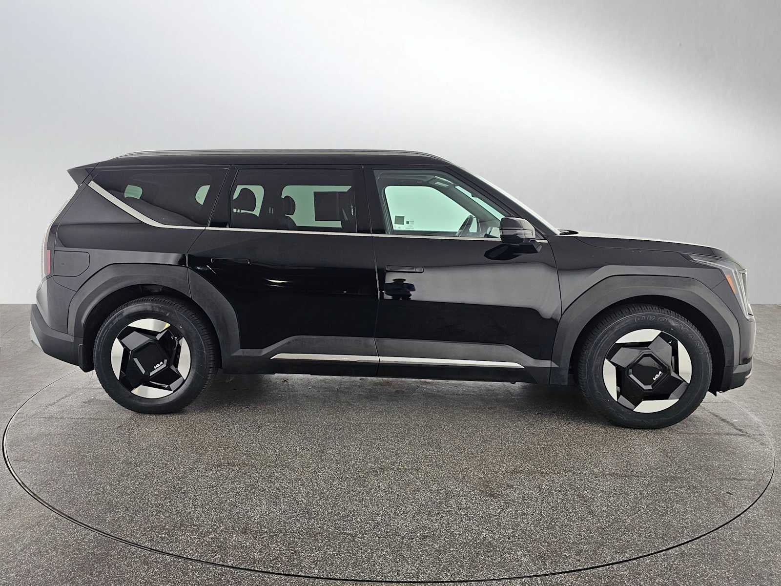 Used 2024 Kia Ev9 Wind with VIN KNDAFFS57R6044361 for sale in Thousand Oaks, CA