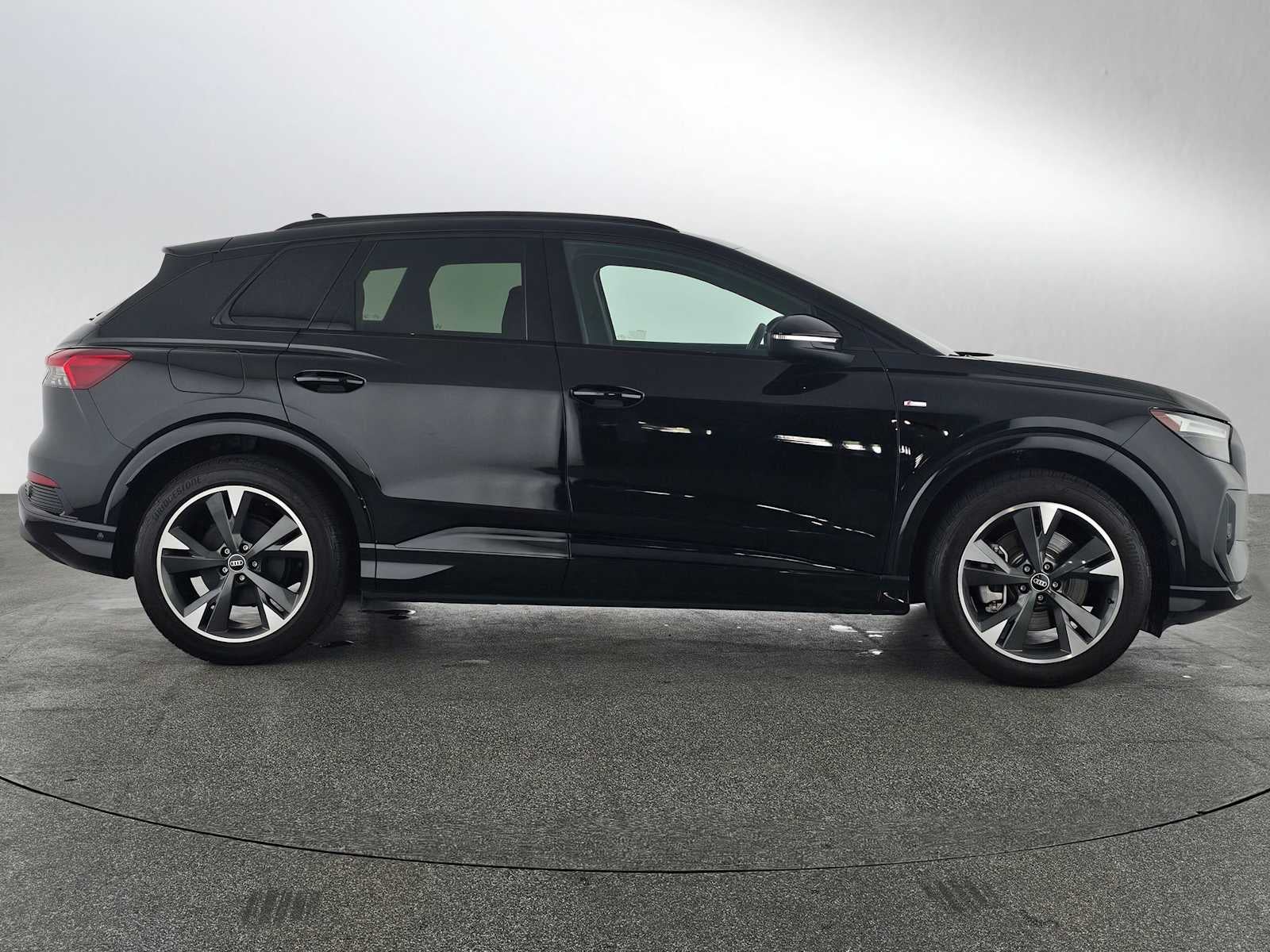 2024 Audi Q4 e-tron Premium Plus