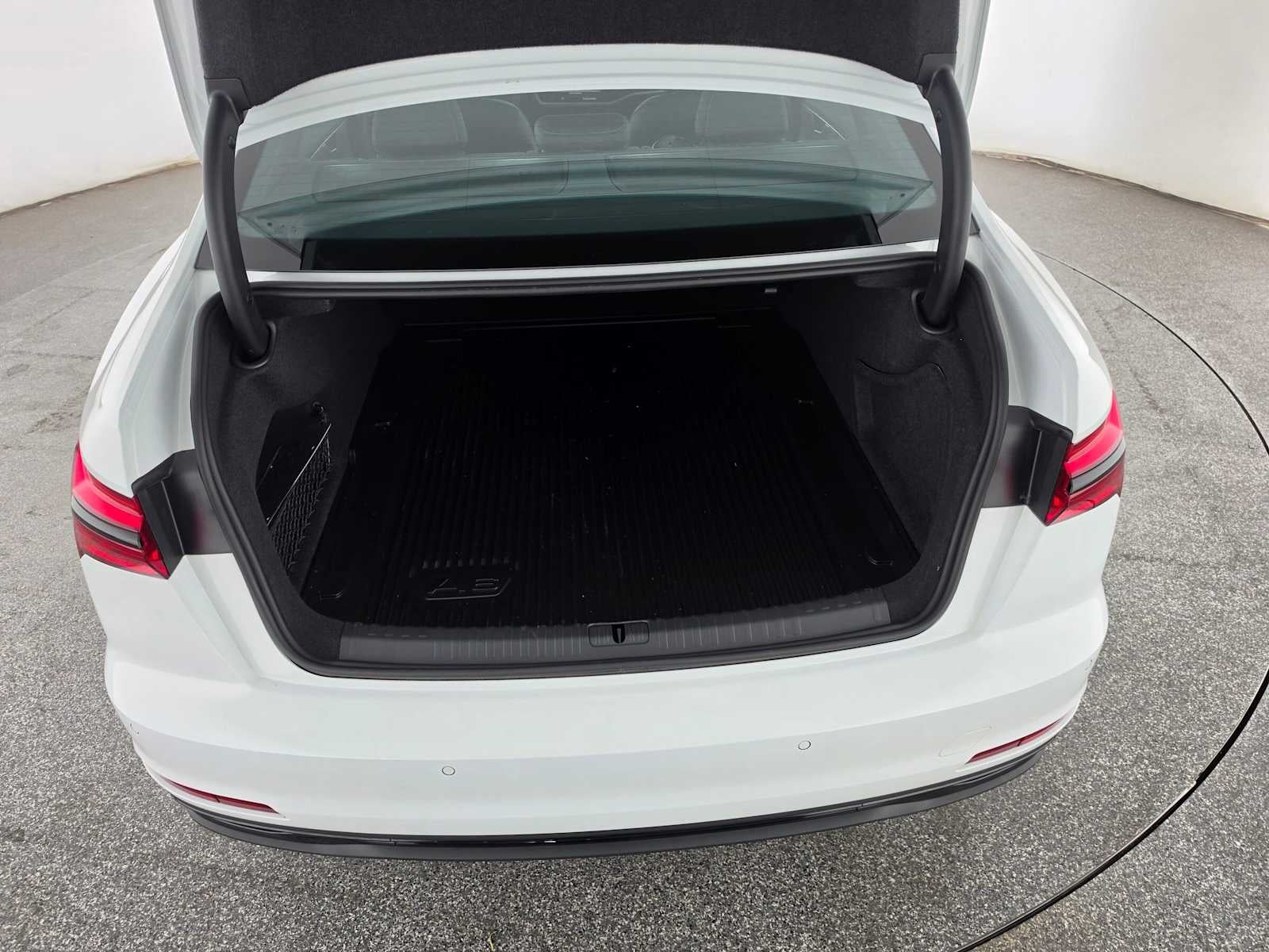 2025 Audi A6 Premium Plus - Photo 14