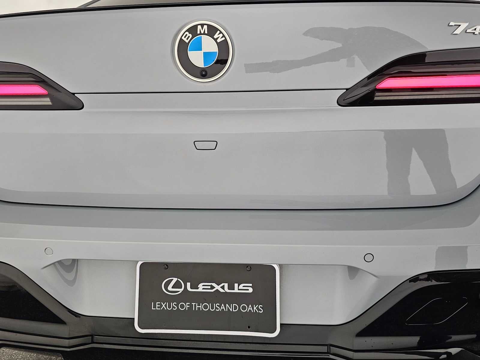 2023 BMW 740i 740i