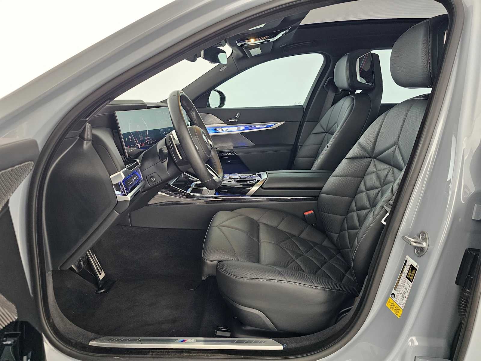 2023 BMW 740i 740i