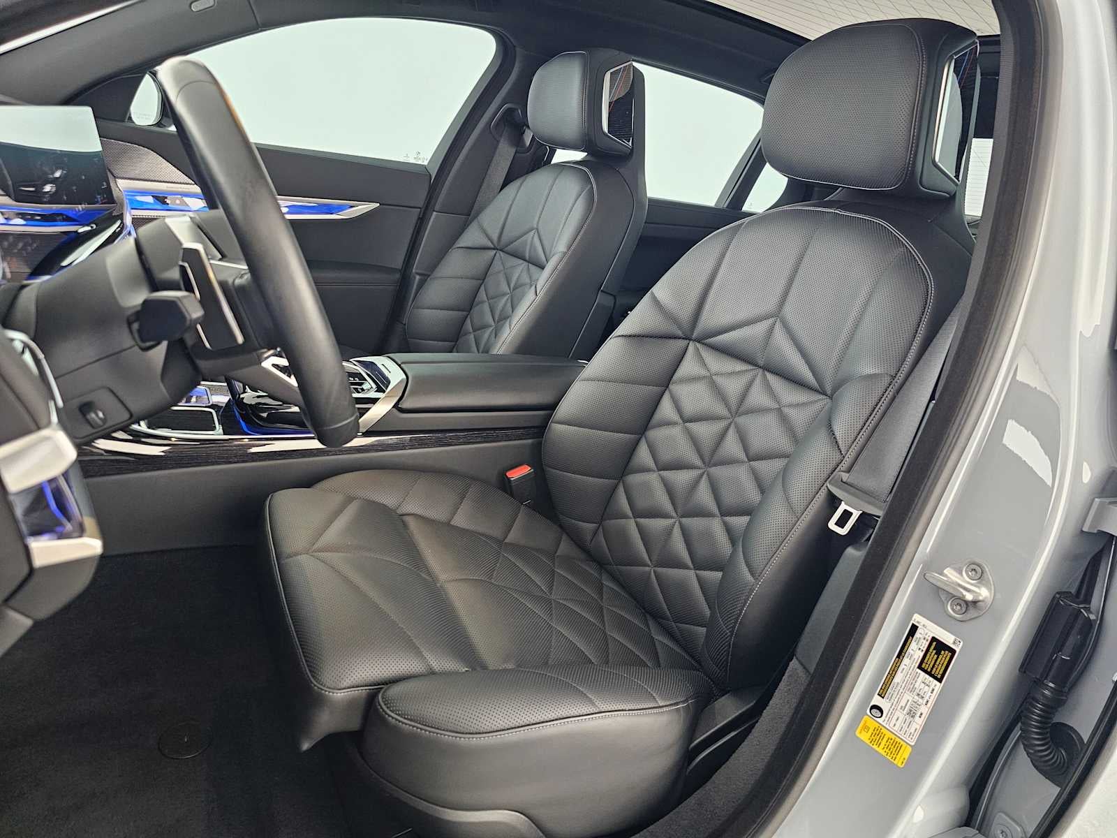 2023 BMW 740i 740i