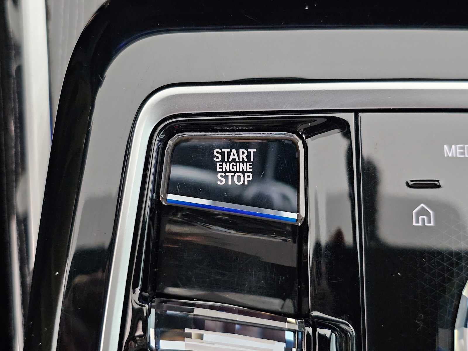 2023 BMW 740i 740i