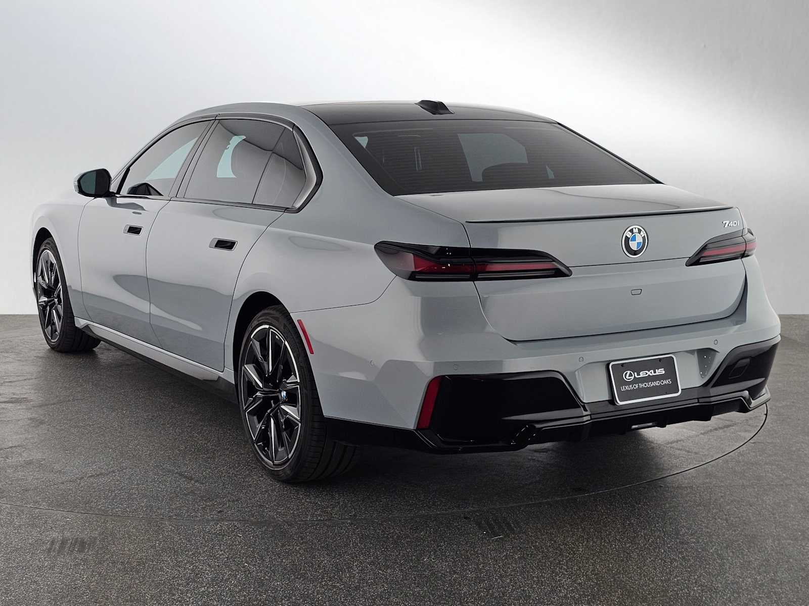 2023 BMW 740i 740i