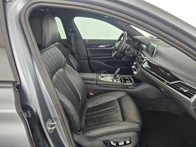 2022 BMW 7 Series 740i