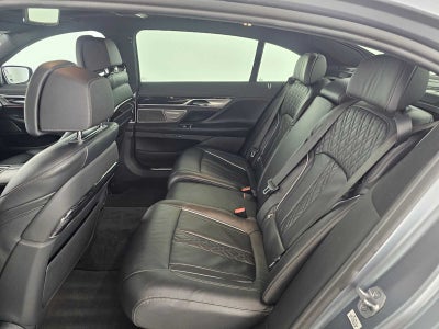 2022 BMW 7 Series 740i