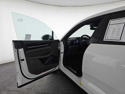 2024 Porsche Macan Electric 4